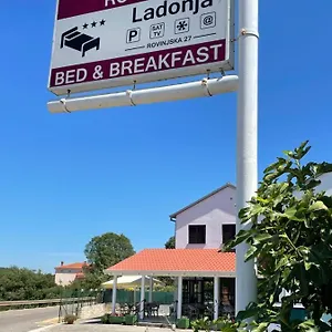 Bed & Breakfast Ladonja Bb Rooms, Family Run