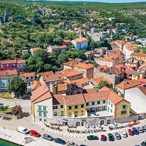 Hotel Kanjon Zrmanje ***